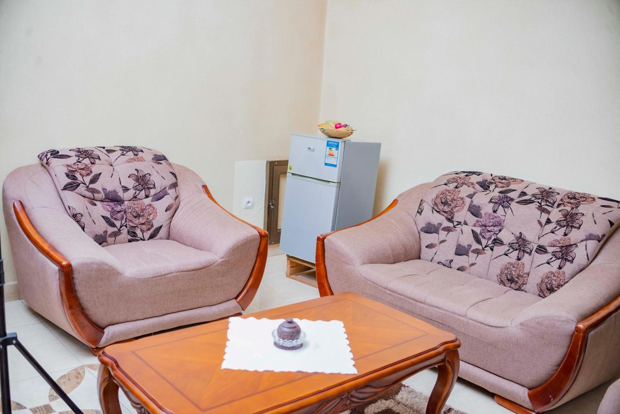 Tigers's apartment Hotel Bujumbura Buitenkant foto