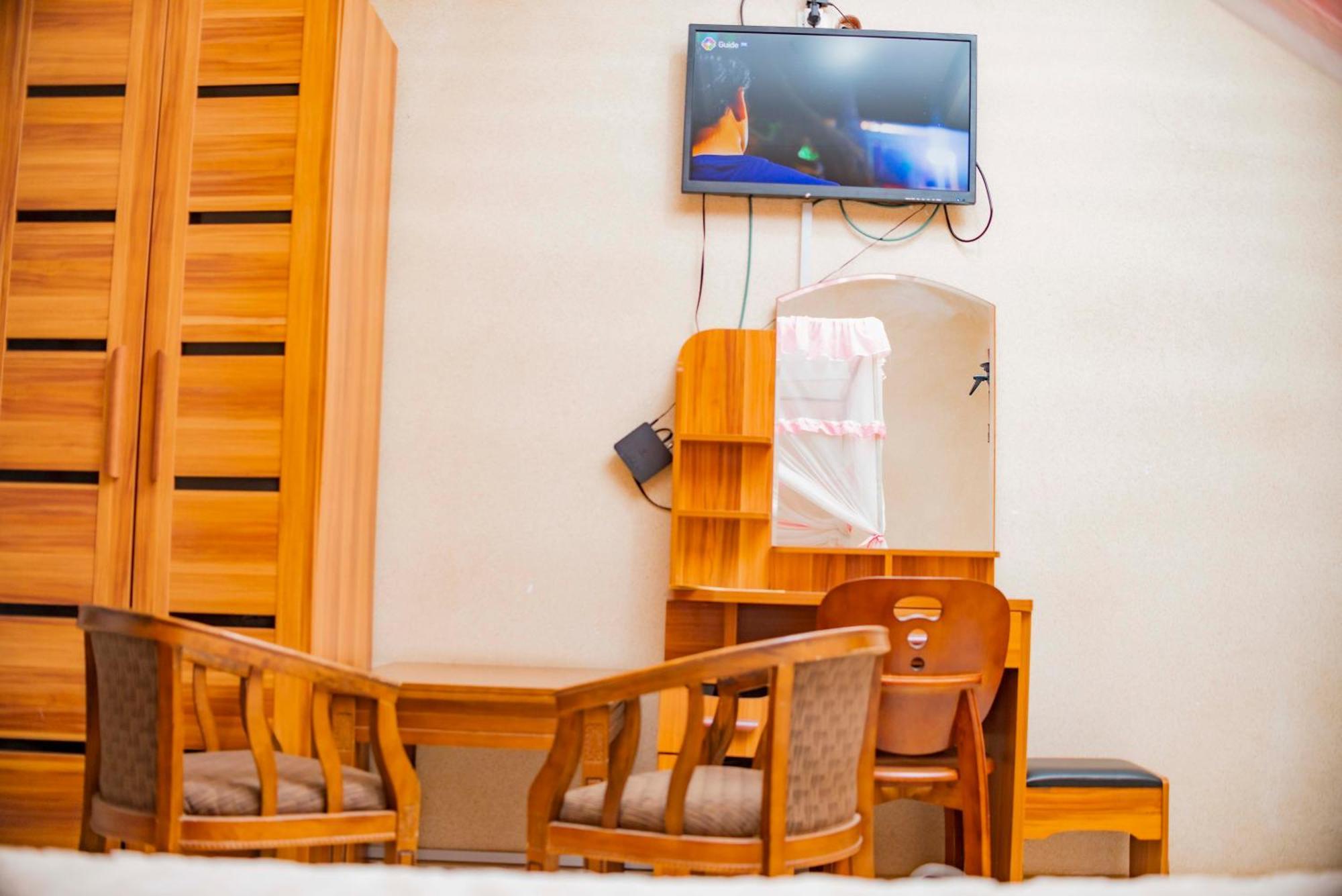 Tigers's apartment Hotel Bujumbura Buitenkant foto