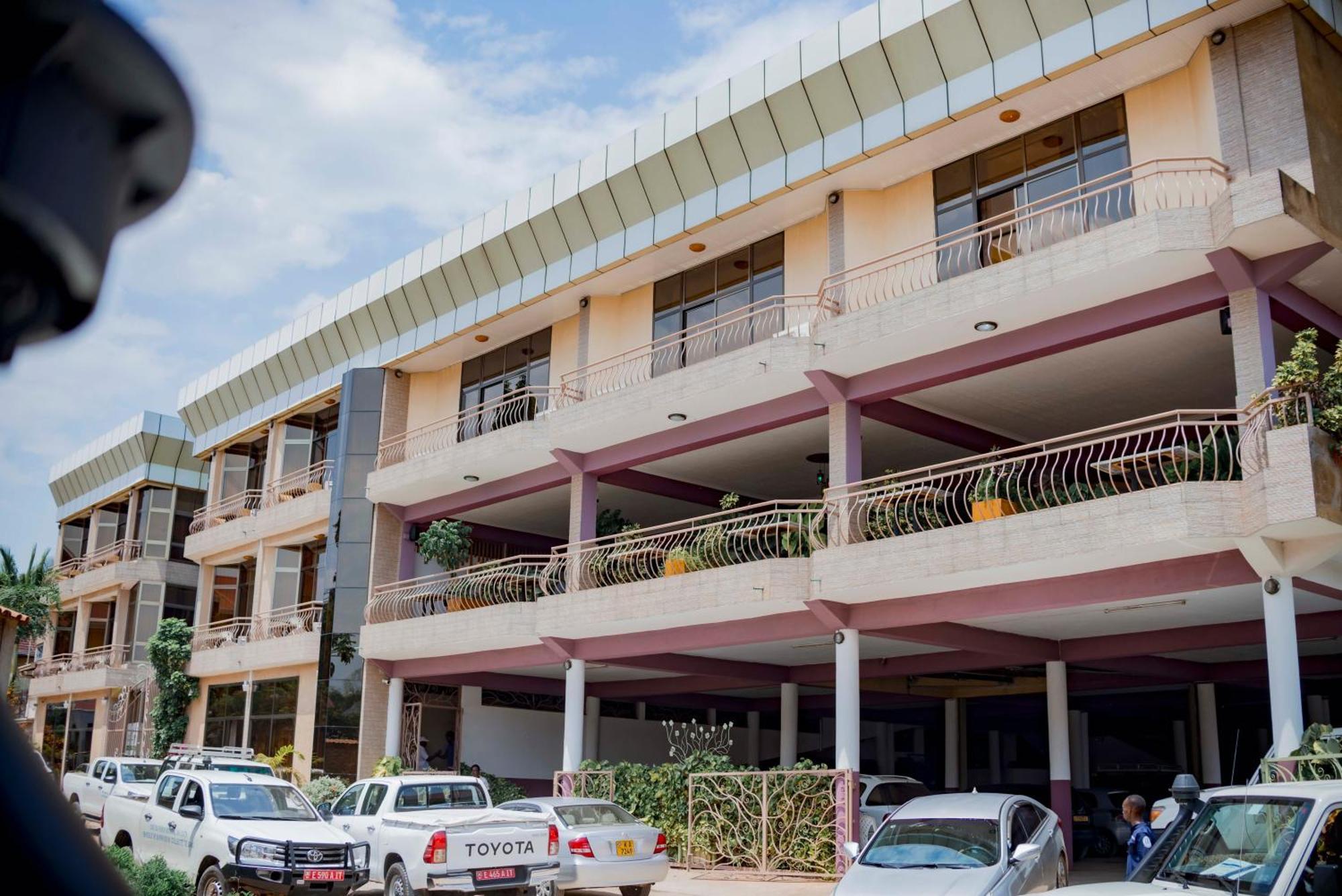 Tigers's apartment Hotel Bujumbura Buitenkant foto