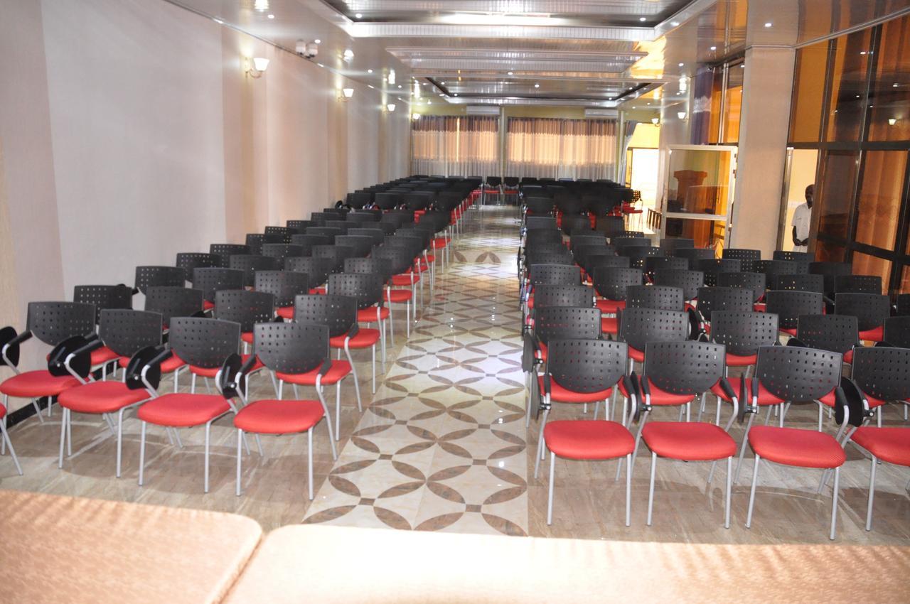 Tigers's apartment Hotel Bujumbura Buitenkant foto