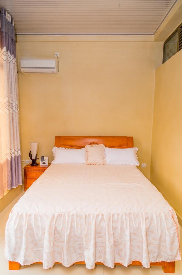 Tigers's apartment Hotel Bujumbura Buitenkant foto